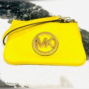 Michael Kors - soft pebble leather lemon lime wristlet - preloved 🍋 well used